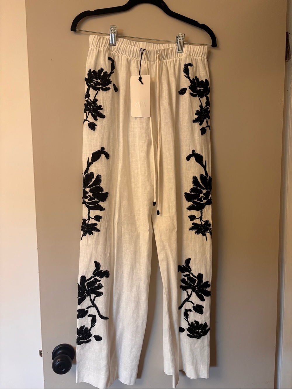 NWT | Zara Cream Wide-Leg Pants with Black Floral beaded Embroidery